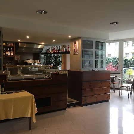 体育俱乐部酒店 酒店 Ballabio